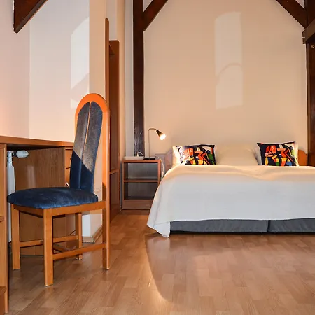 Kosmopolita מלון דירות קרקוב