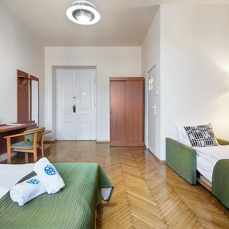 Kosmopolita מלון דירות